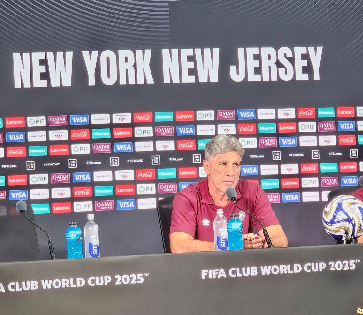 Renato Gaúcho, o técnico do Fluminense, na entrevista coletiva da véspera da partida contra o Chelsea, pelas semifinais do Mundial de Clubes (Foto: Jorge Luiz Rodrigues)