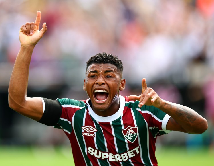 Mundial de Clubes 2025: Hércules festeja o segundo gol do Fluminense, que garantiu a vitória sobre o Al Hilal, em Orlando (Foto: Julio Aguilar - FIFA-FIFA via Getty Images/Divulgação)